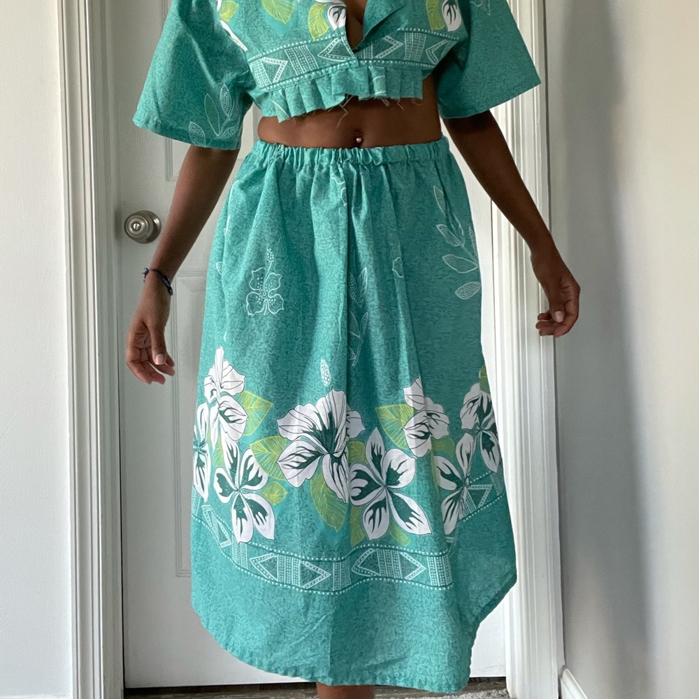 Vintage Hawaiian skirt set